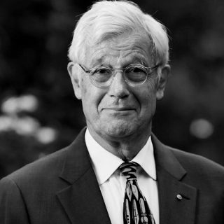 https://climateemergencysummit.org/wp-content/uploads/2020/02/JulianBurnside-1-320x320.jpg